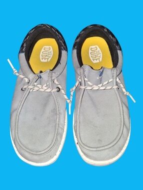 Hey Dude Wally Youth Size 6 Gray Slip On Shoes Lightweight (Fits Women’s 7.5–8)